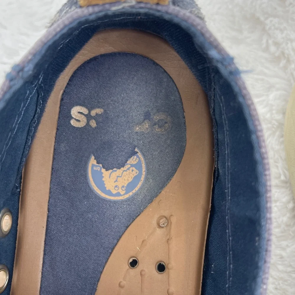 CROCS Navy and Tan Slip-On Loafers MENS SIZE 7